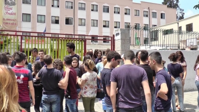 Shpopullimi masiv i Shqipërisë/ Numri i maturantëve ra me 34% në dhjetë vjet