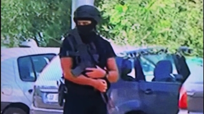 RTV Ora rrethohet me forca të shumta speciale dhe të armatosura rëndë