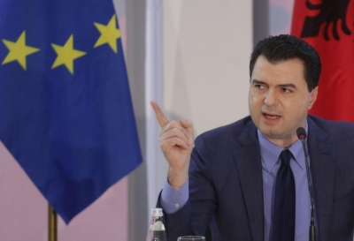 Rama refuzon shkarkimin e Veliut, Basha e paralajmëron: Zoti e ruajt, më 25 prill do i dalin 1 milion e 500 mijë shqiptarë në shesh