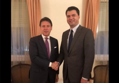 Basha, kryeministrit të Italisë: S'mund të lejojmë më që për shkak të një njeriu, të izolohet një vend i tërë!