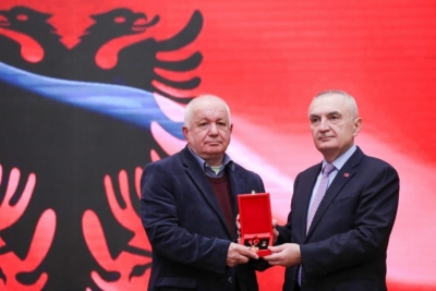 Meta dekoron me titullin e lartë “Mjeshtër i Madh”, ish-legjendën e Tiranës Lame Konomi: Falë përkushtimit të tij Tirona fitoi trofe të panumërta!