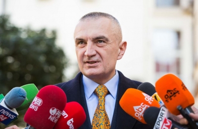 Deutsche Welle: Shqiptarët të vendosin, diktaturë apo të mbrojnë demokracinë