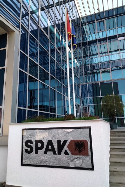 Ju flet Moska: SPAK të mos bëjë “qorrin” ndaj OPGJ të tij shpërdorues Leonard Qorri