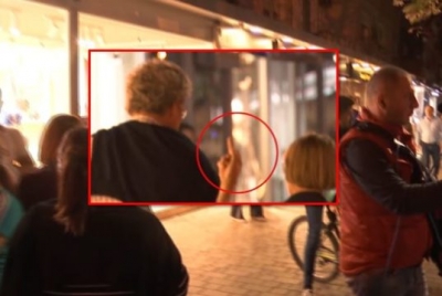 Borchard i nxjerr gishtin e mesit grave, aktivistja: 'Fuck you' shërbëtor i qeverisë kriminale