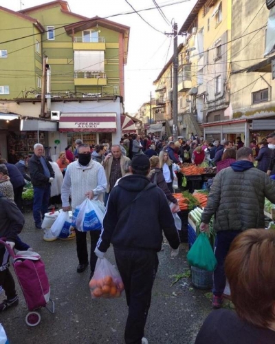 Kreu i PD Fier nxjerr videon e tregut plot njerëz: Virusi i padukshëm nuk luftohet nga kryeministri, por nga…