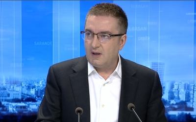 Luan Rama: Politikanët të mbyllin gojën. E keni harruar maskaradën e vitit të shkuar të mjekut…?!