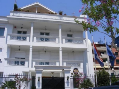 Rikthim i vizave për Shqipërinë, reagon edhe ambasada holandeze në Tiranë