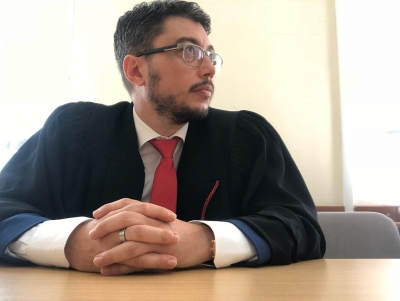 Si u hoq socialisti Angjeli per specialistin prokuror Ajazi.