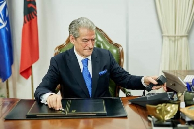 Berisha:Ne fshatrat e Kukesit persona me maska dhe te armatosur terrorizojne banoret.