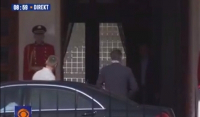 VIDEO/ Takimi me Presidentin Meta, lideri i opozitës Basha mbërrin në Presidencë