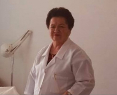 “Frymëzim për brezat e rinj”, Meta: Mjekja Burbuqe Ajazi, ndonëse në moshë pensioni vijon punën në këto ditë të vështira