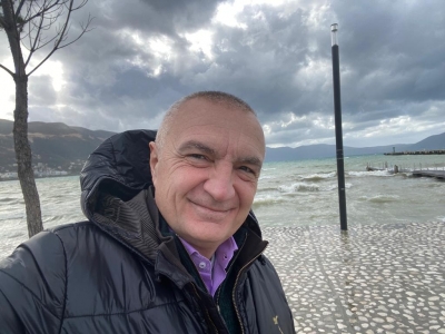 Deti i trazuar, Presidenti Meta buzëqesh dhe poston foton nga Lungomare: Vlora e bukur në çdo kohë!