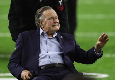 Ish-presidenti Bush del nga spitali