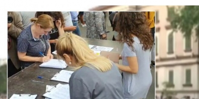 VIDEO/ Kryemadhi dhe ish-deputetë të LSI firmosin peticionin në shesh