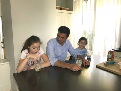 Si ua shpjegon Shqipërinë, 2 vajzave të tij, ja deklarata e Bashës