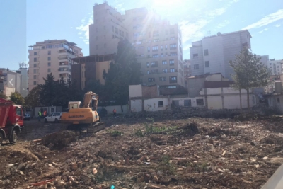 Rindërtimi i shkollës ‘’Sami Frashëri’’, Tabaku nxjerr foto: Sot thuajse një javë mbas nuk punohet në asnjë kantier