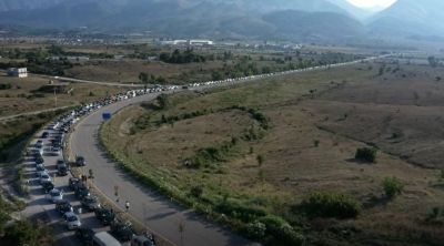 Mijëra njerëz të bllokuar në kufirin me Greqinë