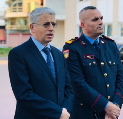 Shtet pa një qen kërkimi / 'Ardi Veliu porositi 4 në Itali, por nuhasnin vetëm pula'