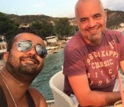 Rama citon Gazin, edhe Zhvejku do e kishte zili: Artistit nuk i duhet Teatri, por jam për Teatër të ri!