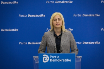 "Lidhja e Veliajt me mafian italiane"/Ina Zhupa: Tendera pa garë, fitues të paracaktuar, 92% e tenderave në fondin limit