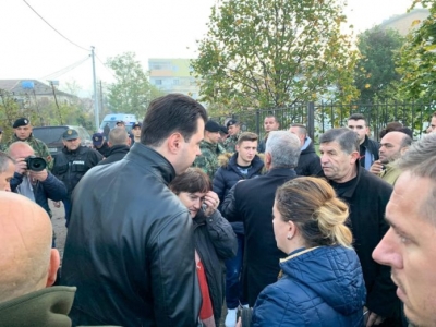 Basha në Thumanë, pranë qytetarëve: Të ruajmë qetësinë, forcat e rendit të bëjnë maksimumin