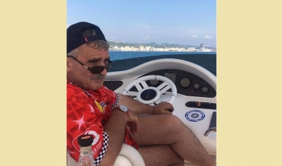 Ironia e Demalisë: Fotomodelja e sezonit 2019 duke medituar për qeverinë akademike Konservatore