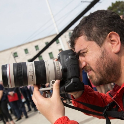 ‘Po na prish imazhin’/ Policia i merr me dhunë aparatin fotoreporterit Gent Shkullaku