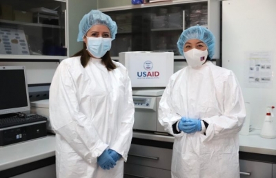 Ambasada e SHBA jep lajmin:Mbërrijnë në ISHP 3500 komplete testimi për COVID, financohen nga qeveria amerikane