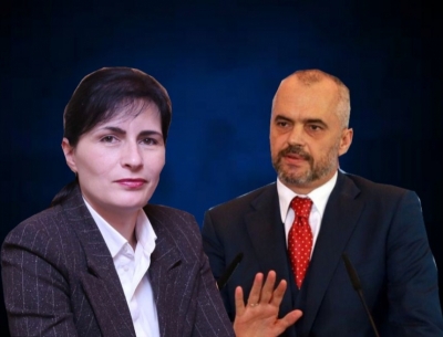 Arta Marku mbledh këngë popullore për veten e vet