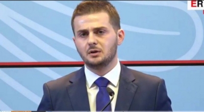 Gent Cakaj shkarkon 20 diplomatë