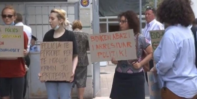 U arrestuan për 'Teatrin'/ Meta:Lironi të burgosurit politikë