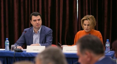 Listat e hapura/Rama shah-mat nga Basha dhe Kryemadhi