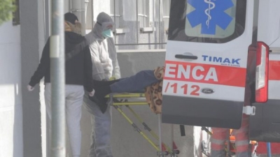 Pandemia jashtë kontrollit/ VOA: Rastet u rritën me 38% javën e shkuar