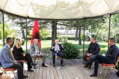 Meta, thirrje qeverisë: Plan për të mbështetur turizmin, pritet sezon tejet i vështirë'