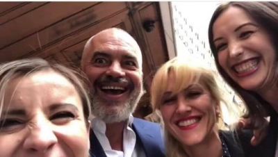 I çmendur apo i lumtur/ Ja foto që poston Rama nga ‘Intercontinental’..