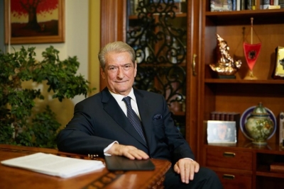 "Përgjigje një pyetjeje: Pse Rama s'guxon t'i përmendë emrin, kompanisë së Rafinerisë së Ballshit?"