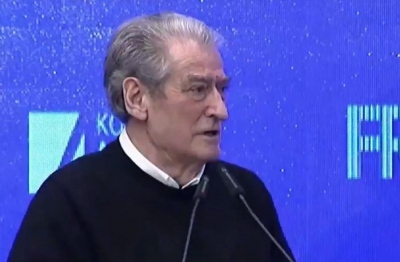 'Ta përmbysim sa më parë'/ Berisha: Tërmeti, fatkeqësi natyrore; Rama, fatkeqësi kombëtare