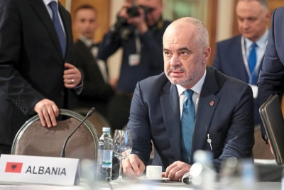 'Der Standard': Si po i kap dhe sulmon kryeministri Rama, mediat dhe gazetarët kritikë ndaj tij