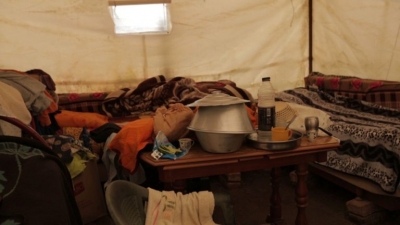 Banesën ia shkatërroi tërmeti, denoncimi i familjes Shota në Bilaj të Krujës: Për ne s’ka natë, jetojmë mes shiut në çadër. Bonusi i qirasë nuk vlen…