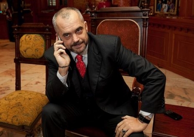 Audio/ ‘Të q...sha ropt’, Edi Rama shan qytetarin që e akuzon për vjedhje