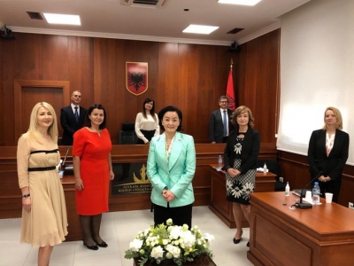 Ambasadorja e SHBA, Yuri Kim tjetër mesazh për reformën në drejtësi: Të vazhdojë përpara pa marrë parsysh pengesat