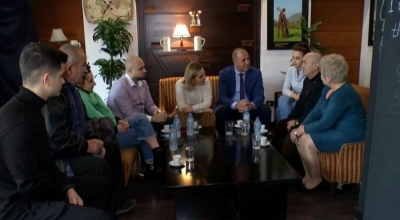 Kryemadhi në krah të profesor Bares: Ligjin për arsimin e lartë do e shkruajnë universitetet