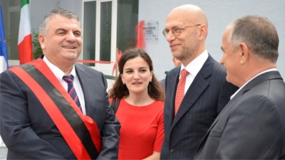 Si doli bllof Sandër Lleshaj me kryebashkiakun e Vaut të Dejës, u shkarkua por Hila nuk ishte te protesta