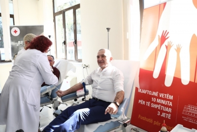 “Mjaftojnë vetëm 10 minuta për të shpëtuar jetë”- Mesazhi i Presidentit Meta në Ditën Ndërkombëtare të Talasemisë