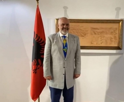 Minishengeni/Rama kërkon tu mbushë mendjen kosovarëve duke i joshur me detin