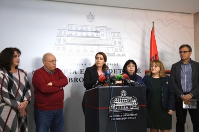 Vendimet antifetare të Rilindjes diskriminojnë katolikët