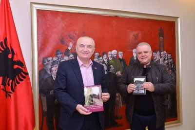 Presidenti Meta takon inxhinierin Pavlo Shkarpa: T’i japim Beratit shkëlqimin e merituar