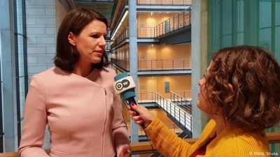 Nënkryetarja e CDU/ CSU: Situata në Shqipëri nuk është demokratike