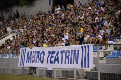 Foto/ Berisha: Filloi vjeshta e fundit për piktorin dështak, nderim tifozëve të Tiranës