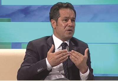 Arben Braçe: Oligarkët e babëzitur dhe revolucioni popullor